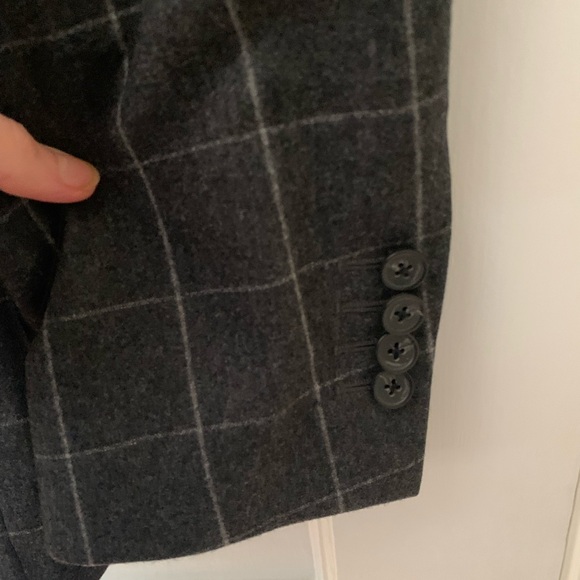 J. P. Tilford by Samuelsohn suit, Grey size 38-32R - Picture 16 of 16